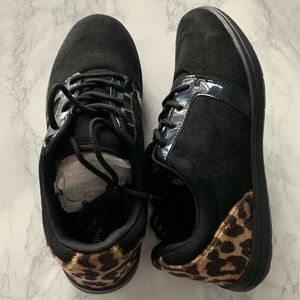 Comfortview animal black fashion sneakers NWOT